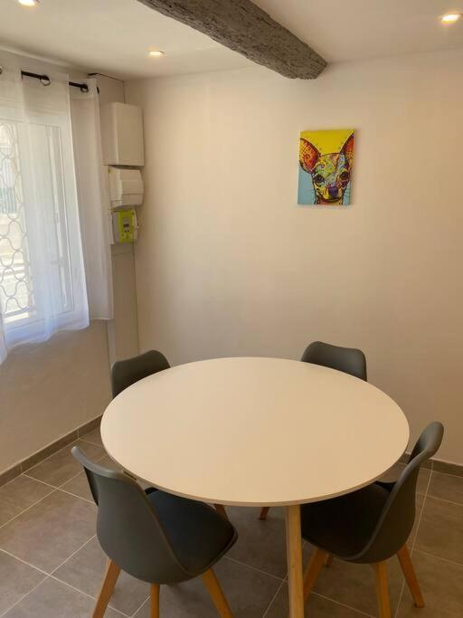 Superbe Appartement Climatise Avec Patio Montpellier Kültér fotó